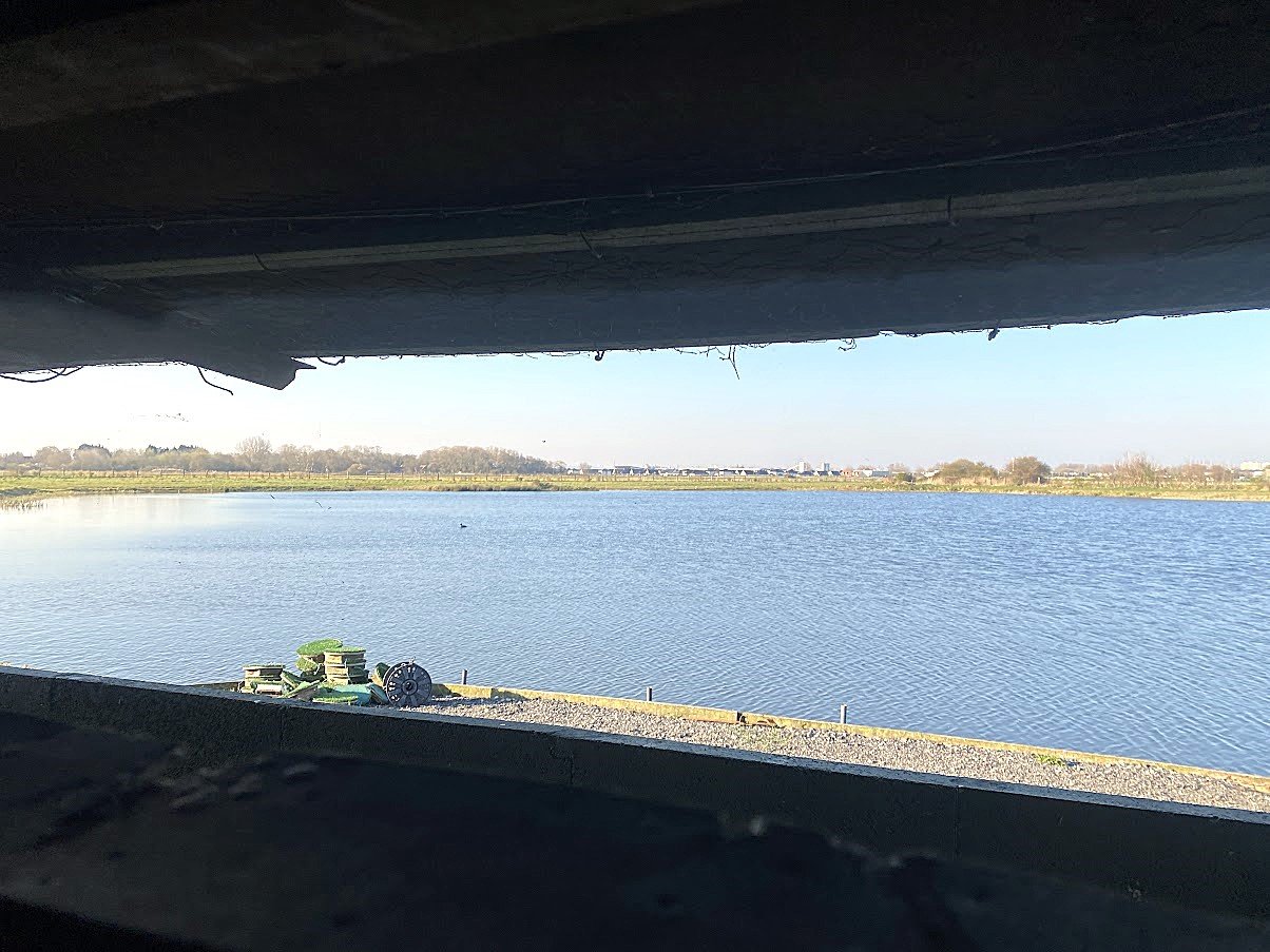 Domaine d’exception de près de 7.5 hectares clôturé avec maison de caractère, étang profond, hutte de chasse et installations équestres